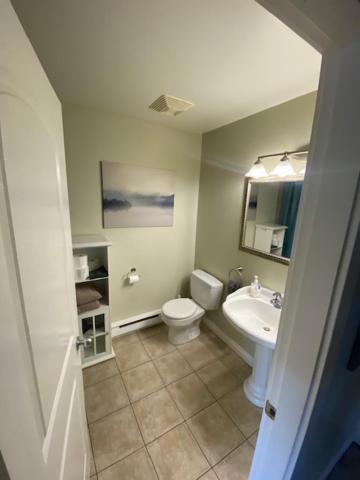 Guest Suites On Benvenuto Brentwood Bay Exterior photo